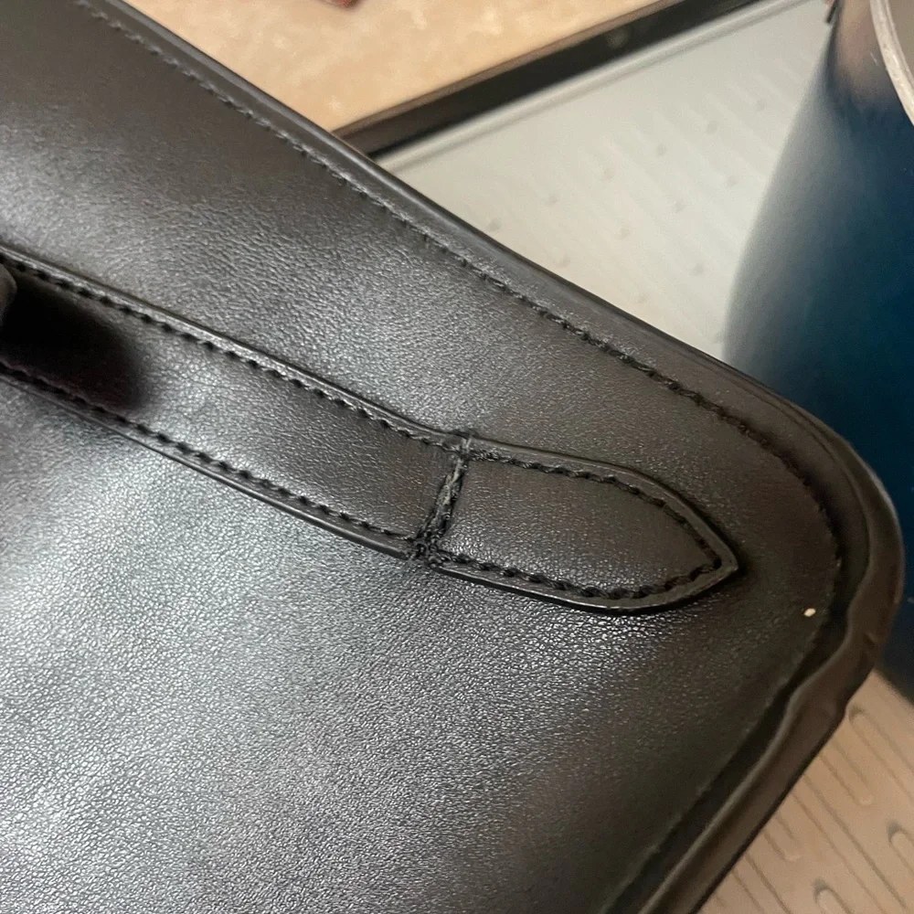 N/A sleek stylish